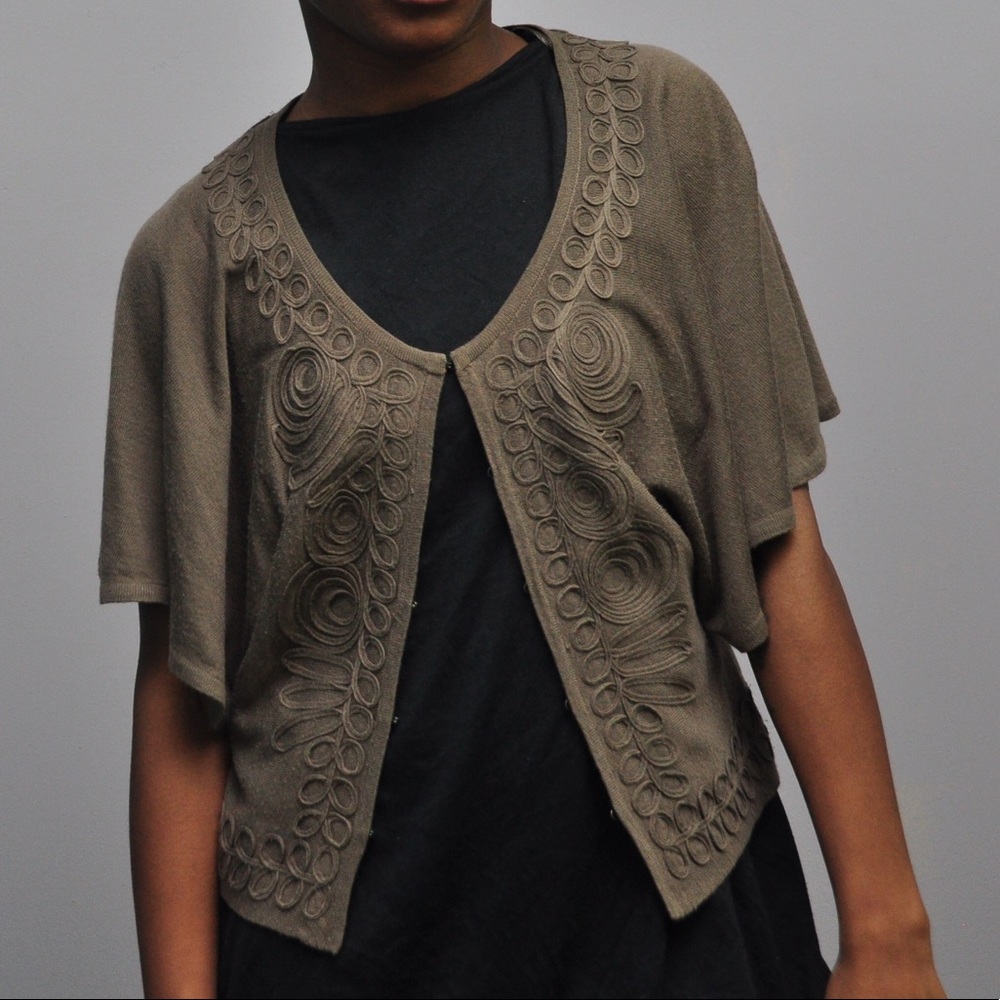 Dark sage green cardigan w/ clamp closure sz XS (CA4)